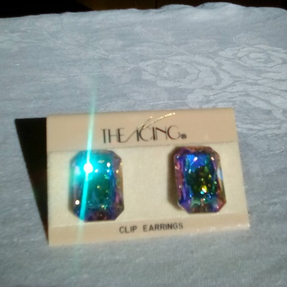 Iridescent rainbow glitter sparkle crystal pink earrings - Picture 2 of 6